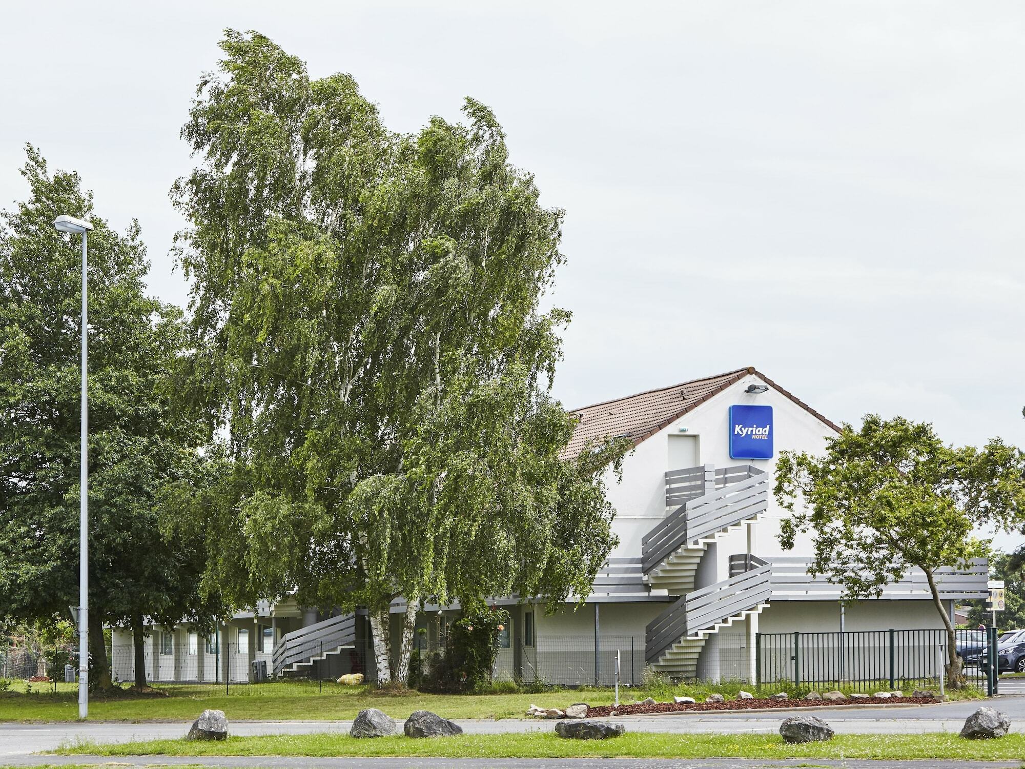 Kyriad Cambrai Exterior foto